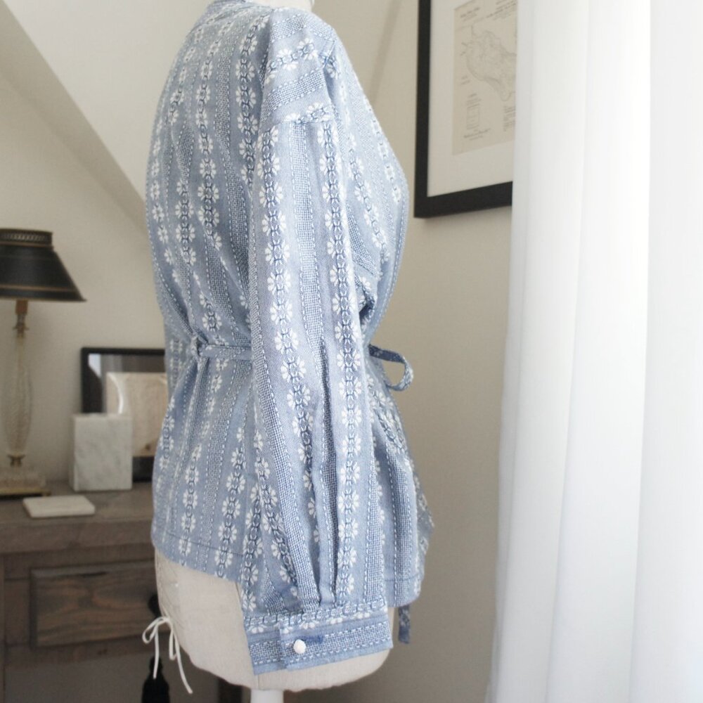 Madewell Blue Quilted Floral Jacquard Tie-Waist Shirt Blouse Size Medium - Picture 10 of 11